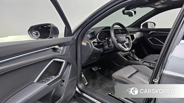 Audi Q3 (F3) 2022 Серый из Кореи, фото 2