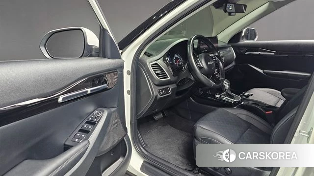 Kia Seltos 2021 Белый из Кореи, фото 2