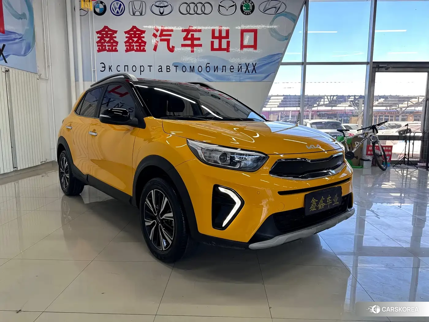 Kia KX1 2022 Yellow/orange из Китая, фото 2