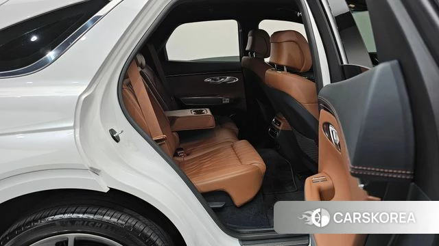Genesis GV70 2023 Белый из Кореи, фото 2