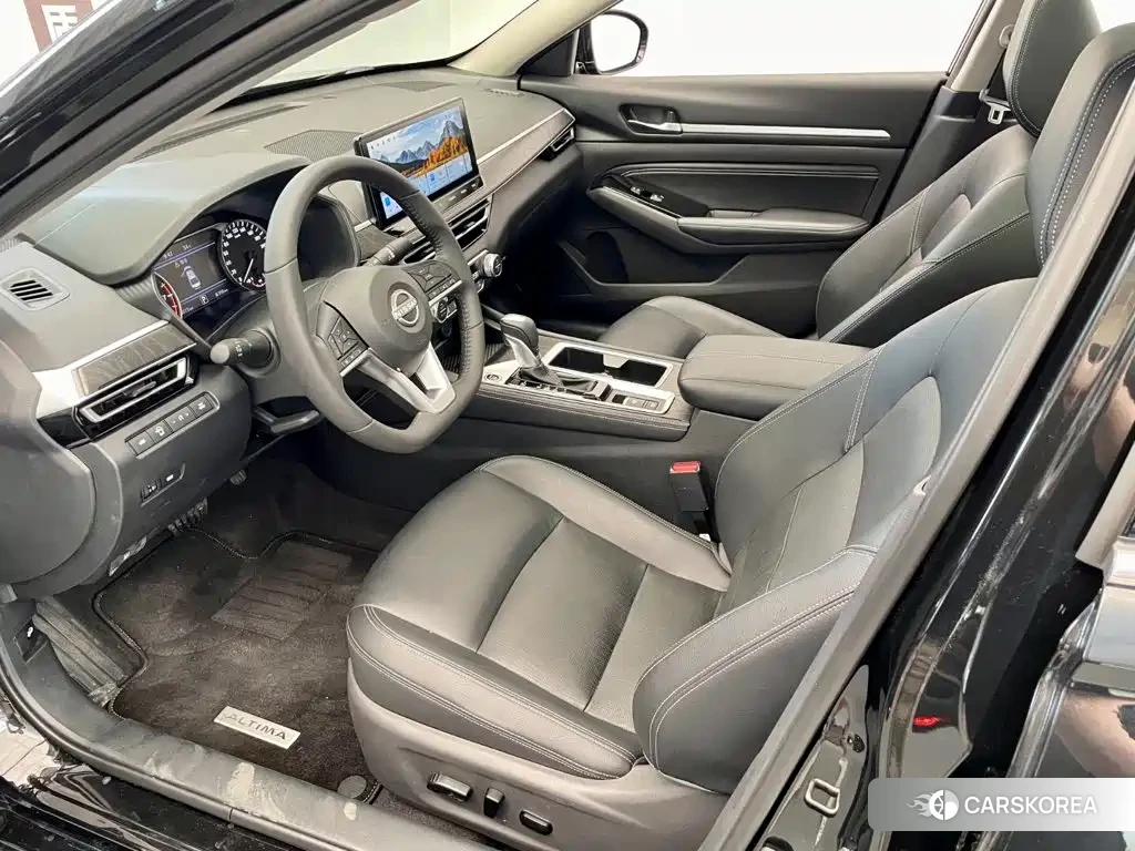 Nissan Altima 2025 Черный из Китая, фото 2