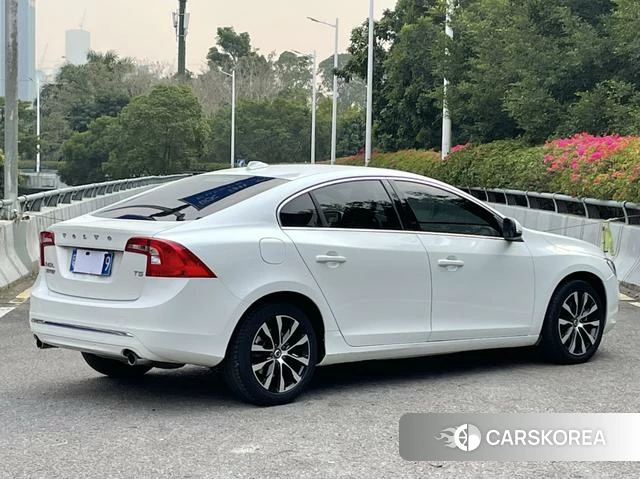 Volvo S60 2019 Белый из Китая, фото 2