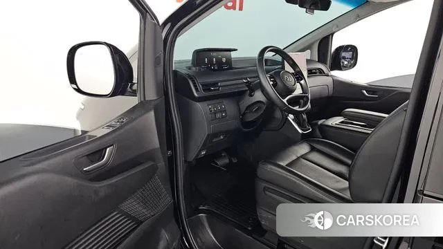 Hyundai Staria 2023 Черный из Кореи, фото 2