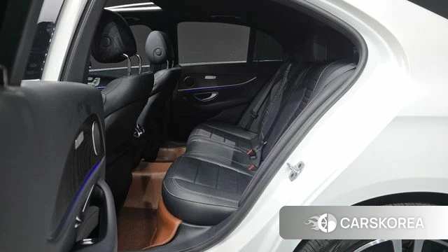 Mercedes-Benz E-Class W213 2022 Белый из Кореи, фото 2