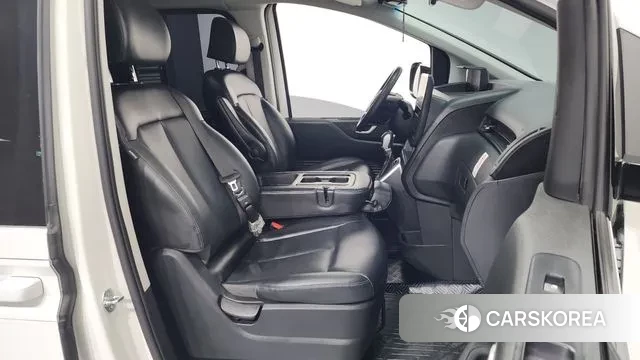 Hyundai Staria 2022 Белый из Кореи, фото 2