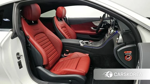 Mercedes-Benz C-Class W205 2023 Белый из Кореи, фото 2