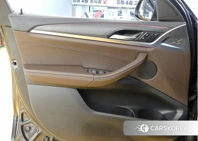BMW X4 (G02) 2024 Черный из Кореи, фото 2