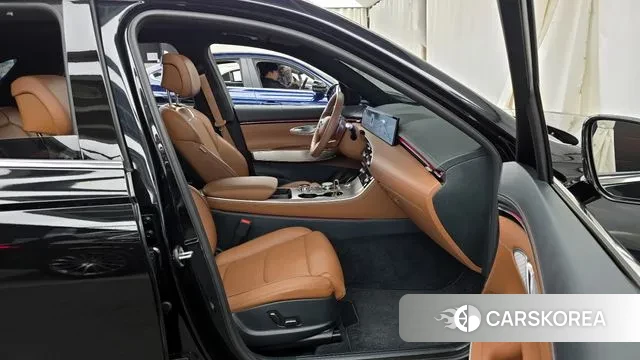 Genesis GV70 2024 Черный из Кореи, фото 2