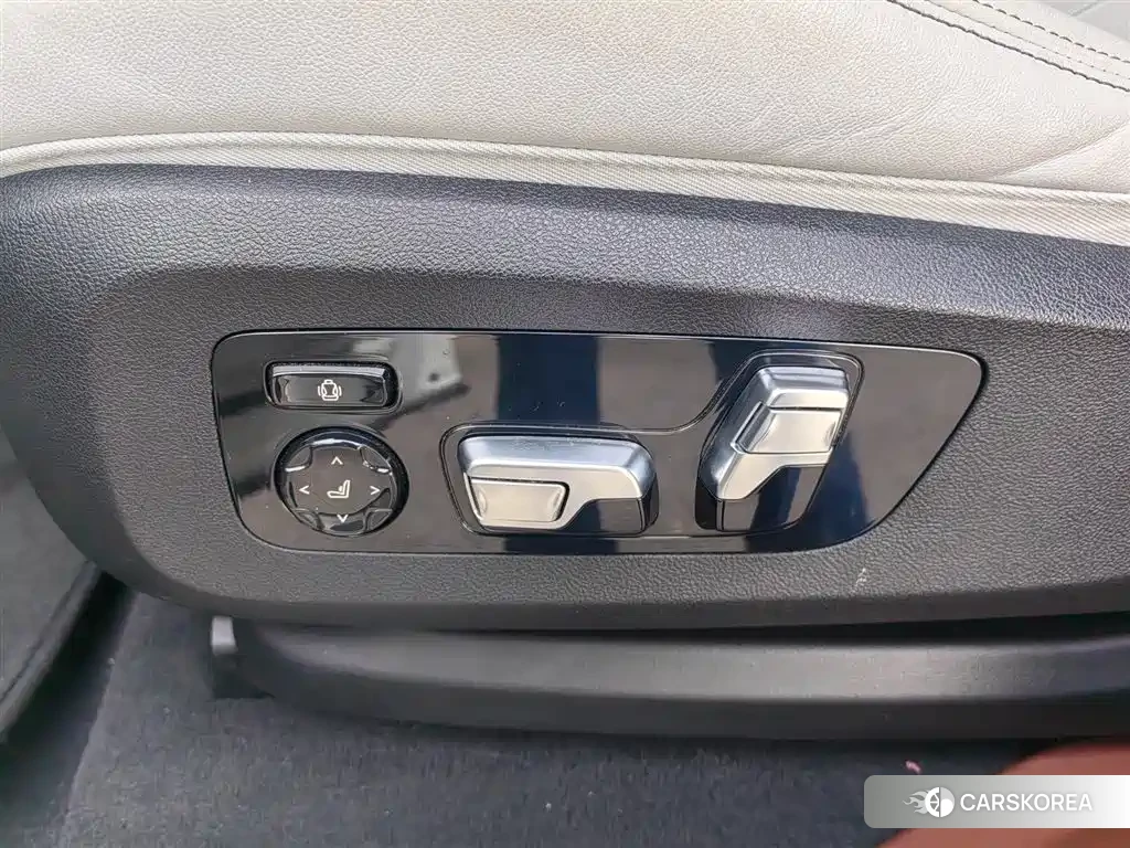 BMW XM 2024 Белый из Китая, фото 2