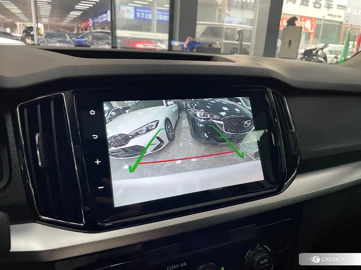 Skoda Komick 2023 Белый из Китая, фото 2