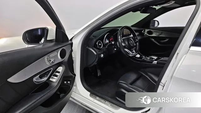 Mercedes-Benz C-Class W205 2018 Белый из Кореи, фото 2