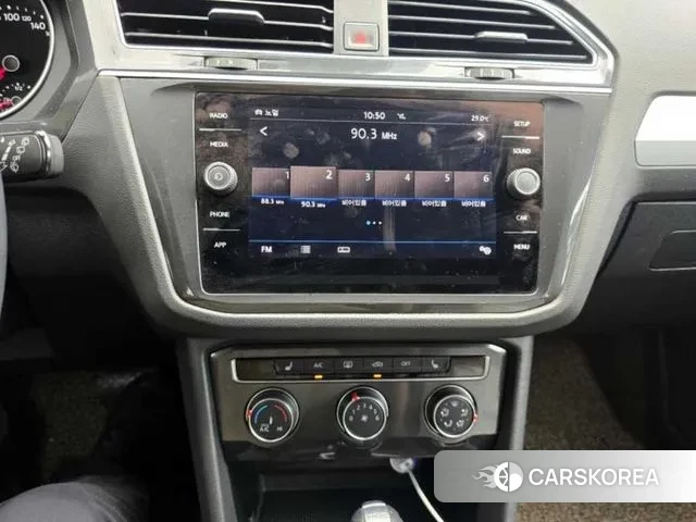 Volkswagen Tiguan second Generation 2018 Серебряный из Кореи, фото 2