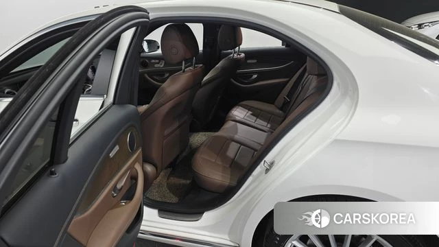 Mercedes-Benz E-Class W213 2021 Белый из Кореи, фото 2