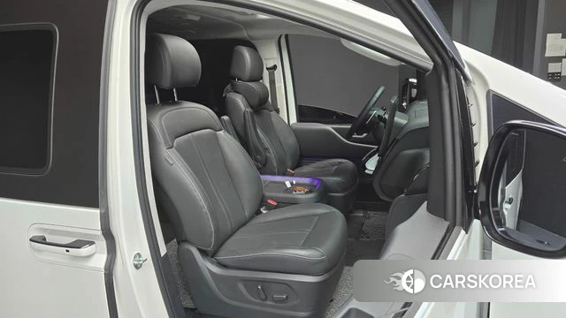 Hyundai Staria 2025 Белый из Кореи, фото 2