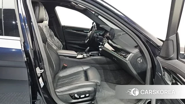 BMW 5 Series (G30) 2020 Черный из Кореи, фото 2