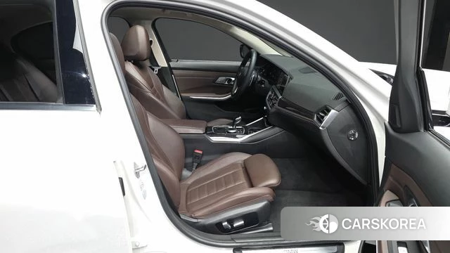 BMW 3 Series (G20) 2021 Белый из Кореи, фото 2