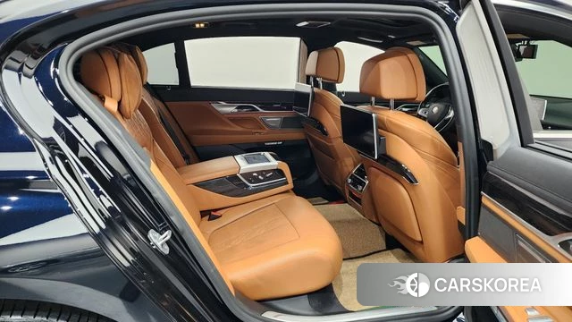 BMW 7 Series (G11) 2018 Черный из Кореи, фото 2