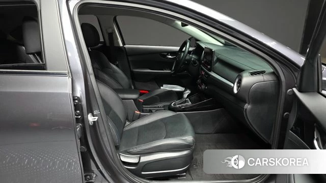 Kia The New K3 2nd generation 2021 Серый из Кореи, фото 2