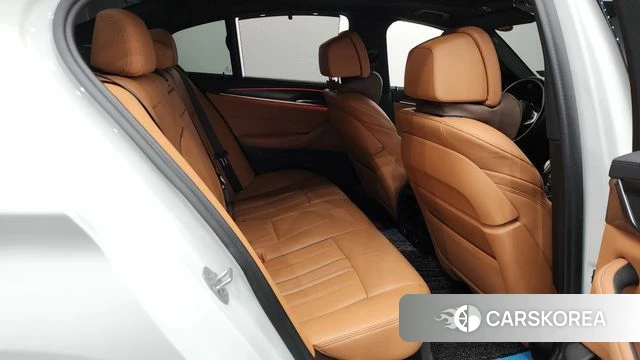 BMW 5 Series (G30) 2022 Белый из Кореи, фото 2