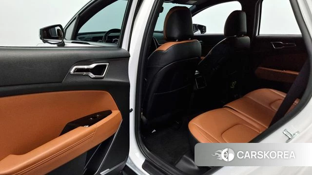 Kia Sportage 5th Generation 2023 Белый из Кореи, фото 2