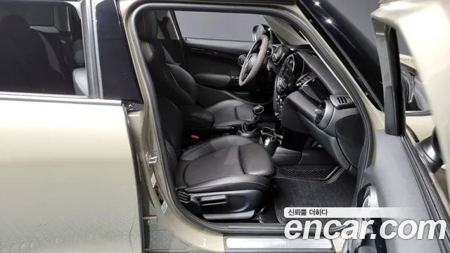 Mini Cooper 2018 Песочный из Кореи, фото 2