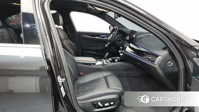 BMW 5 Series (G30) 2020 Серый из Кореи, фото 2