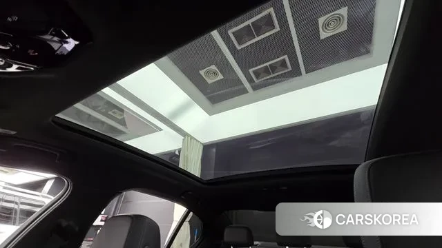 BMW 5 Series (G60) 2024 Белый из Кореи, фото 2