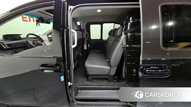 Hyundai Staria 2023 Черный из Кореи, фото 2