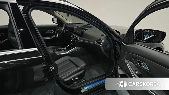 BMW 3 Series (G20) 2022 Черный из Кореи, фото 2