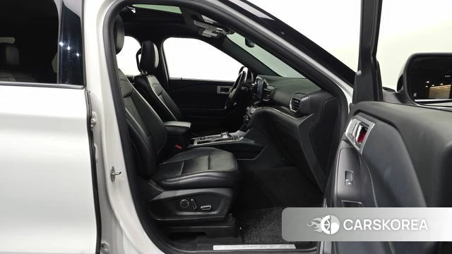 Ford Explorer 6th Generation 2019 Белый из Кореи, фото 2