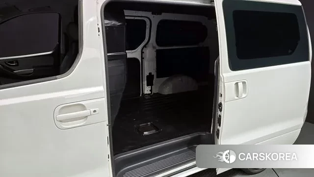 Hyundai The New Grand Starex 2018 Белый из Кореи, фото 2