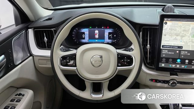 Volvo XC60 second Generation 2025 Белый из Кореи, фото 2