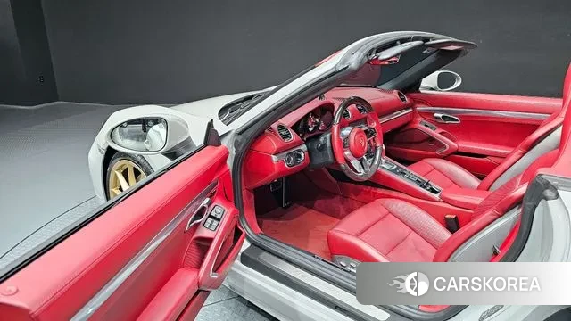 Porsche 718 Boxster 2022 Серебристо-серый из Кореи, фото 2