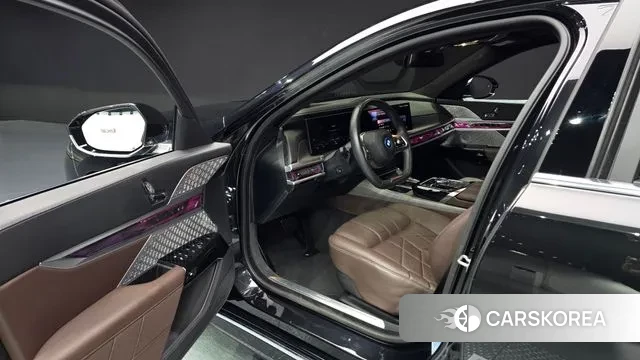 BMW i7 (G70) 2022 Черный из Кореи, фото 2