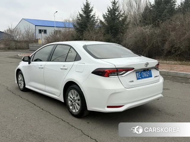 Toyota Corolla 2021 Белый из Китая, фото 2