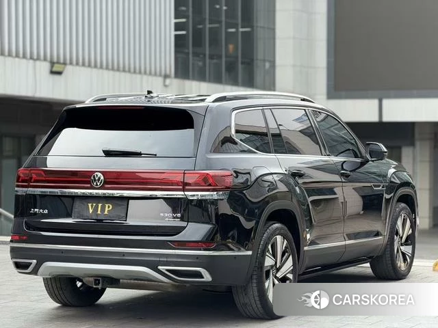 Volkswagen Tourang 2023 Черный из Китая, фото 2