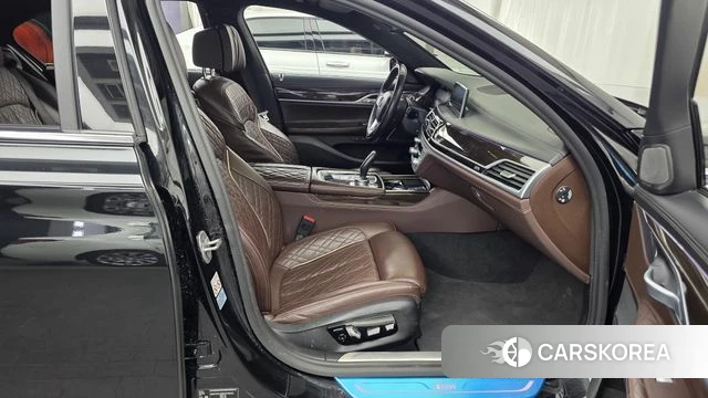 BMW 7 Series (G11) 2020 Черный из Кореи, фото 2