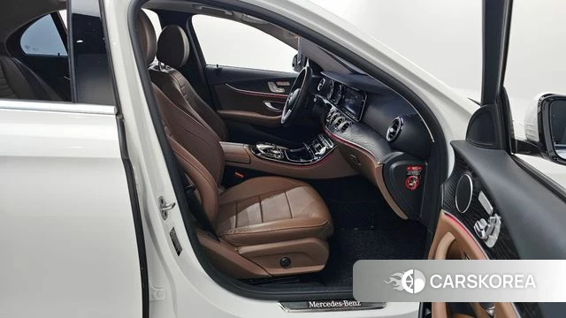 Mercedes-Benz E-Class W213 2020 Белый из Кореи, фото 2