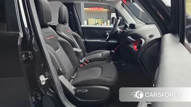 Jeep Renegade 2018 Черный из Кореи, фото 2