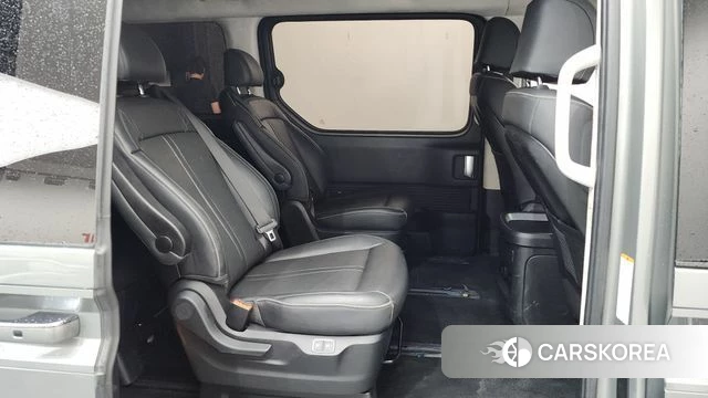 Hyundai Staria 2022 Серебряный из Кореи, фото 2