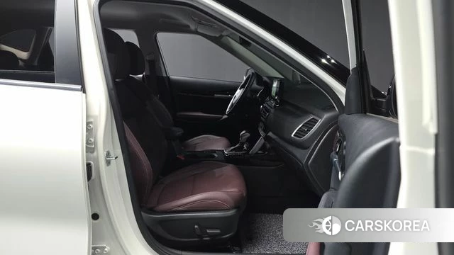 Kia Seltos 2022 Белый из Кореи, фото 2