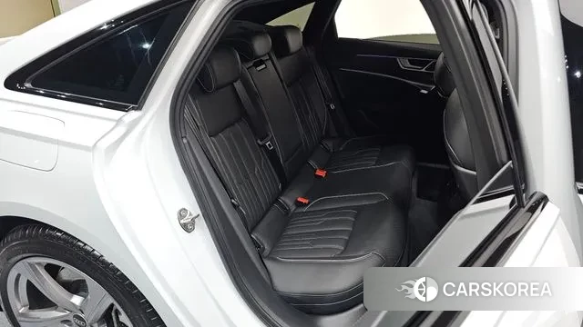 Audi A6 (C8) 2025 Белый из Кореи, фото 2