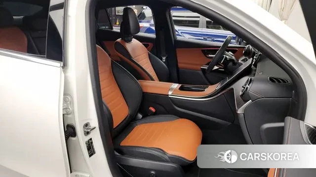 Mercedes-Benz GLC-Class X254 2024 Белый из Кореи, фото 2