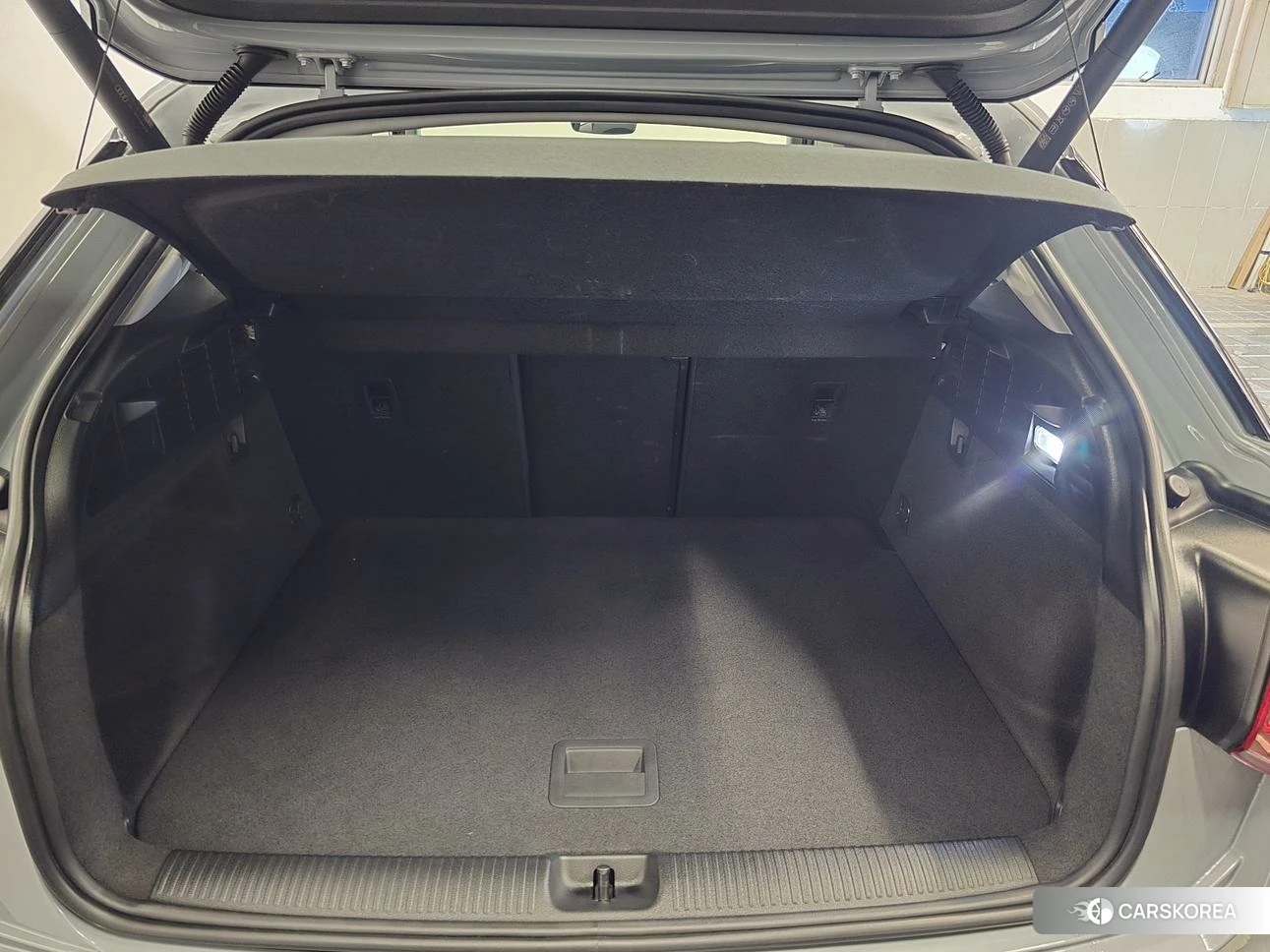 Audi Q2L 2021 Серебристо-серый из Китая, фото 2