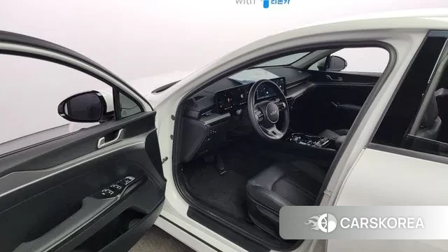 Kia The New K5 Hybrid 3rd generation 2023 Белый из Кореи, фото 2