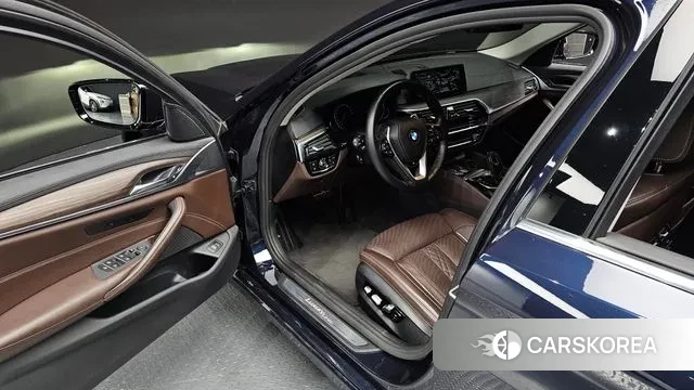 BMW 5 Series (G30) 2018 Синий из Кореи, фото 2