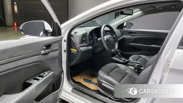 Hyundai Avante AD 2018 Белый из Кореи, фото 2