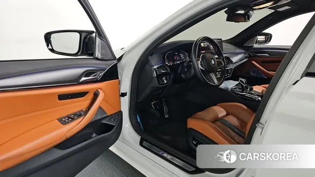 BMW M5 (F90) 2023 Белый из Кореи, фото 2