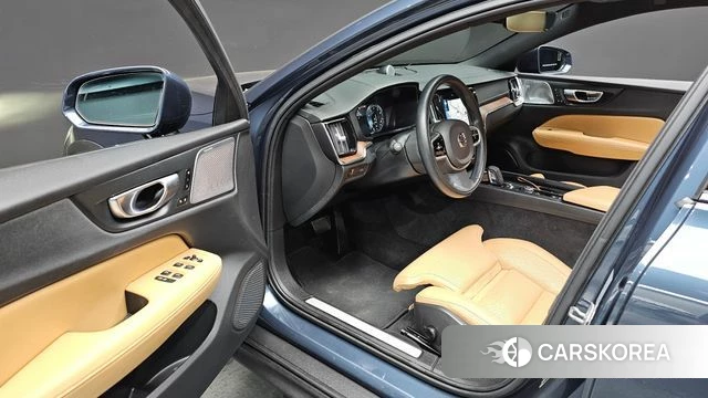 Volvo V60 Cross-Country 2nd Generation 2021 Синий из Кореи, фото 2