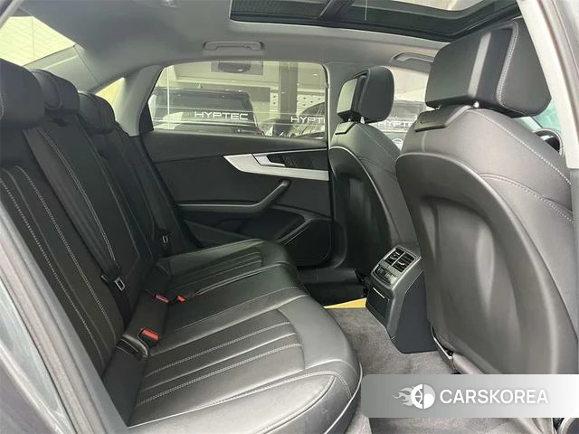 Audi A4L 2022 Темно-серый из Китая, фото 2